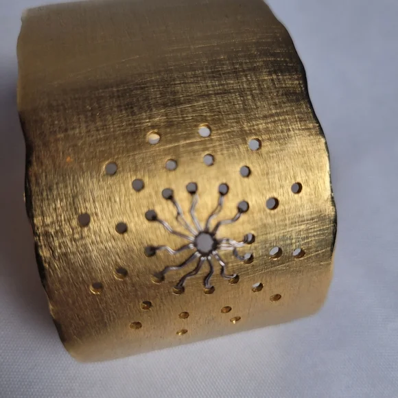 Judith Haas New York Signed Gold Wide Cuff Bracelet Sunburst - Picture 2 of 12